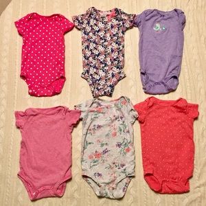 Girls 9month Carter’s onesies bundle
